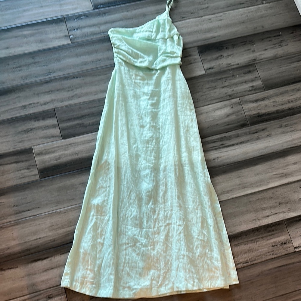 Elegant One-Shoulder Green Dress